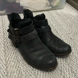 Ugg Leather Ankle Boots